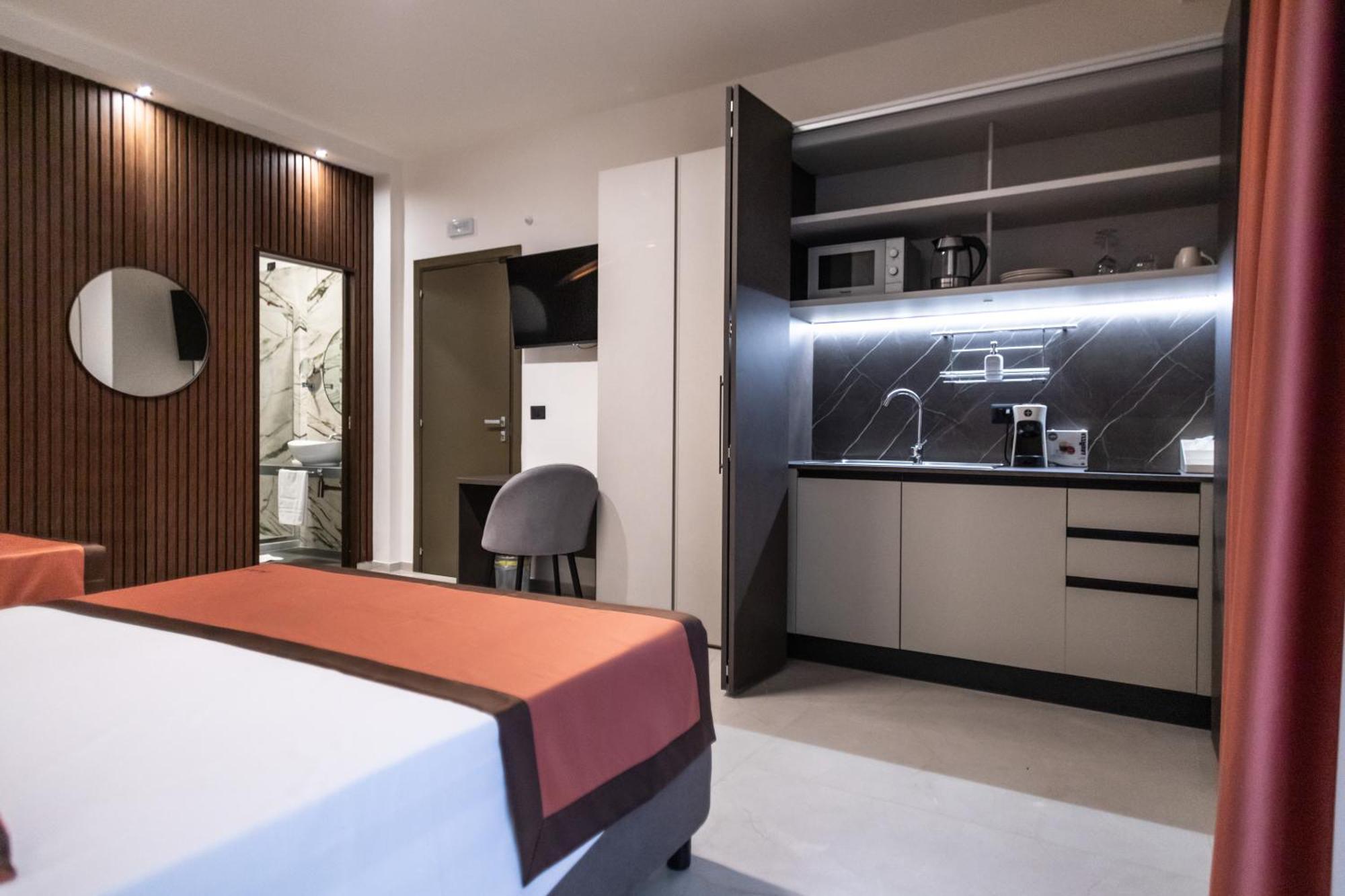 Ambrosia Room & Apartment 罗萨诺 外观 照片