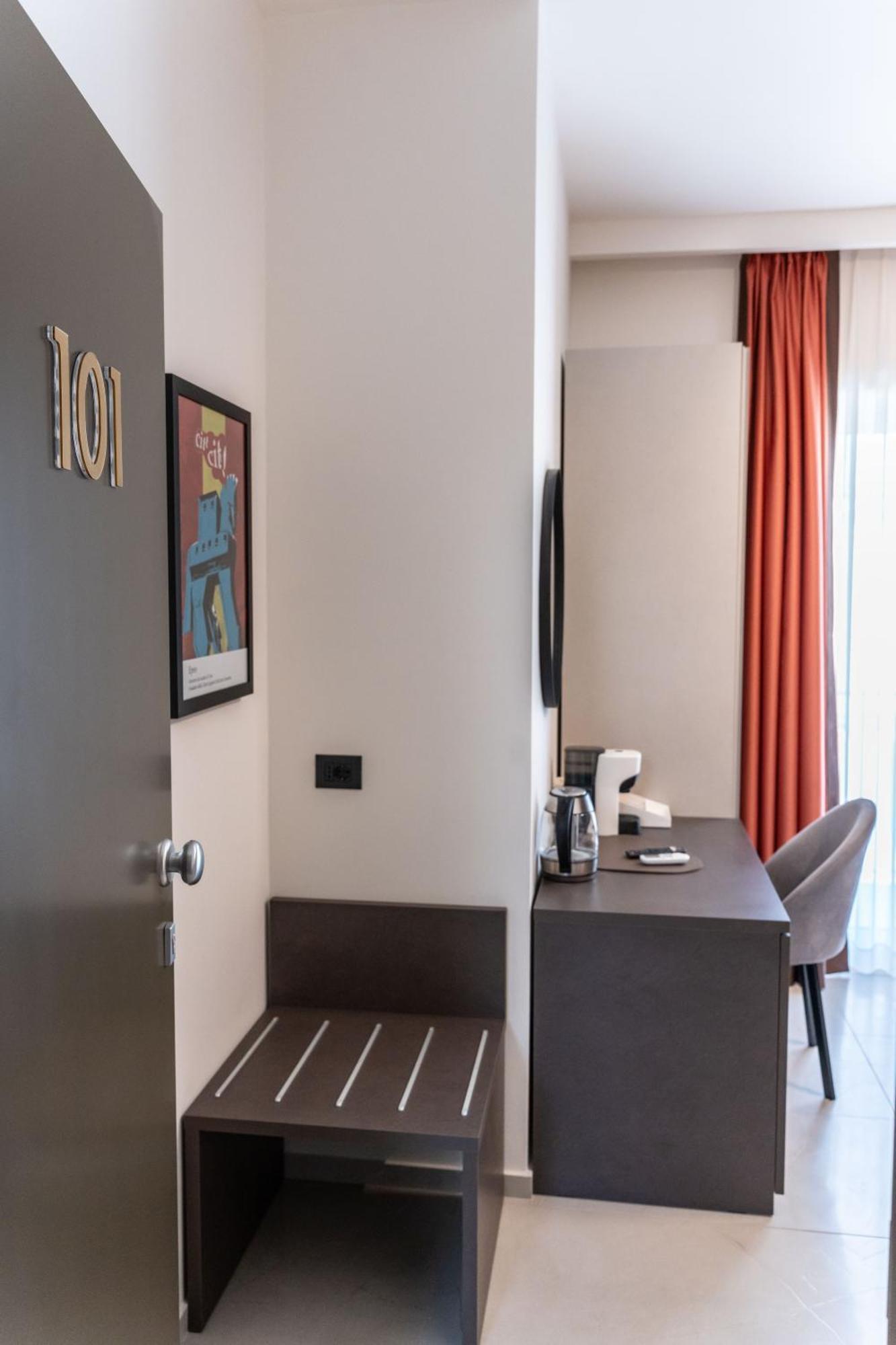 Ambrosia Room & Apartment 罗萨诺 外观 照片