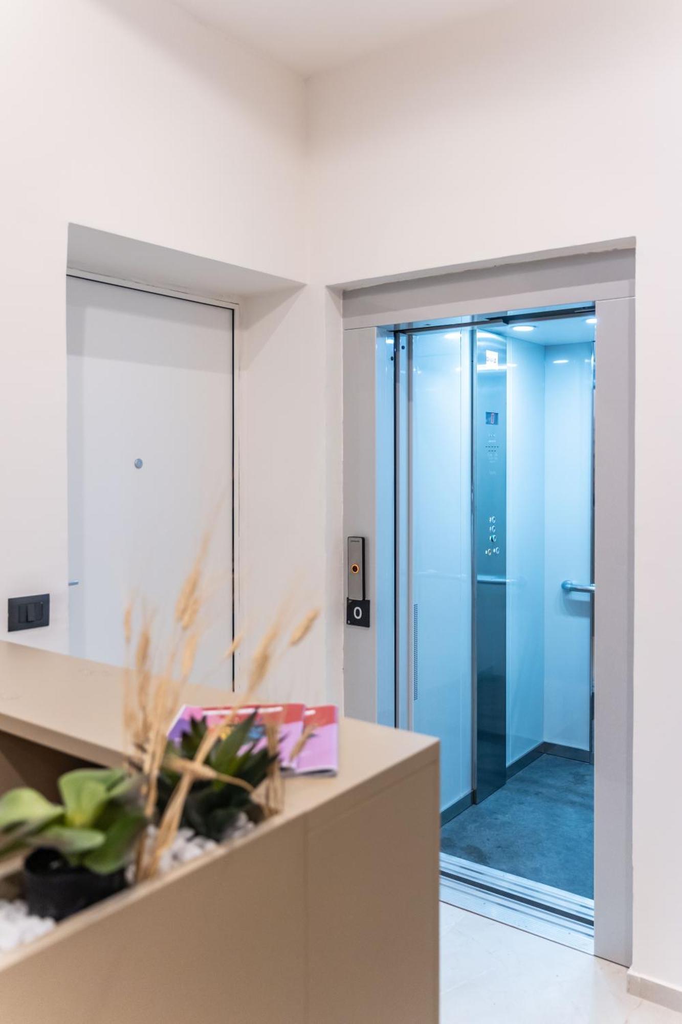 Ambrosia Room & Apartment 罗萨诺 外观 照片